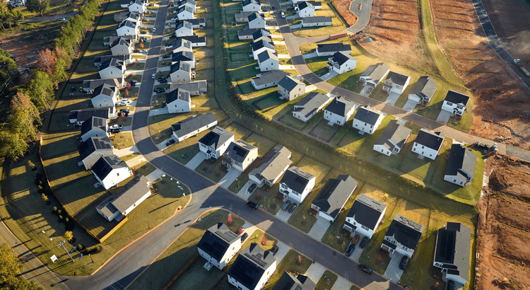 Una casa recién construida puede ser más económica Simplifying The Market