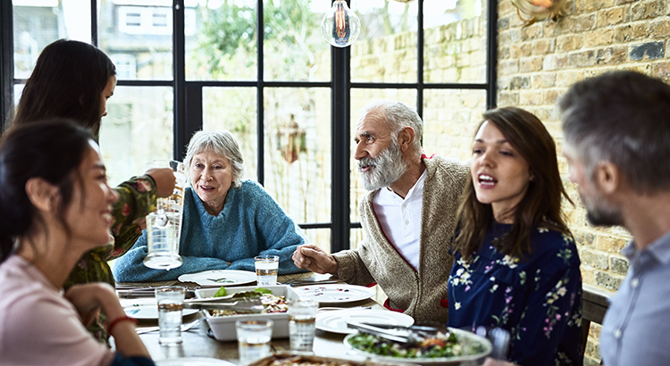 ¿Podría un hogar multigeneracional ser el adecuado para usted?