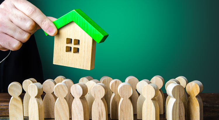 ¿Está posponiendo la venta de su casa porque le preocupa que nadie esté comprando con las tasas hipotecarias actuales?