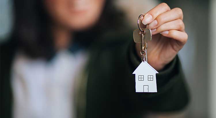 ¡Los compradores de casa por primera vez continúan poniendo menos del 6 % de cuota inicial!