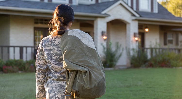 Los préstamos VA: Ayudando a los Veteranos a lograr sus sueños de ser propietarios de vivienda